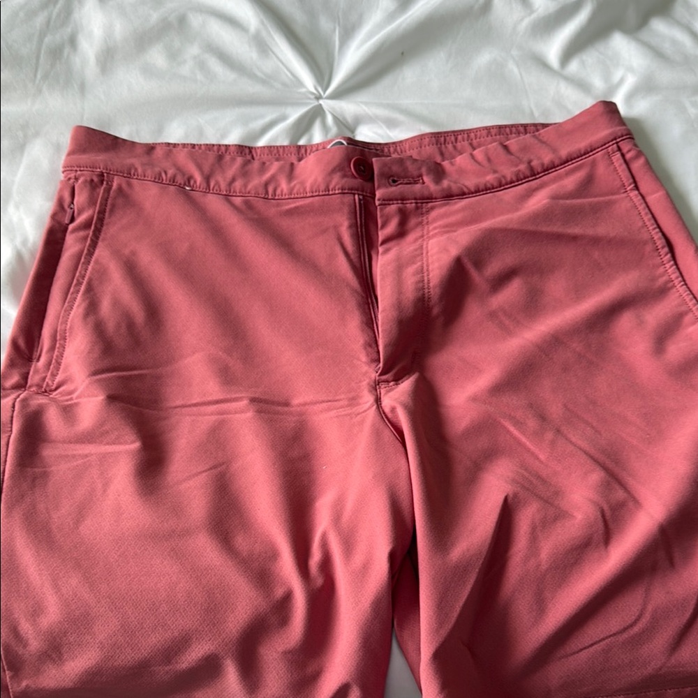Vineyard Vines Performance shorts size 32 - Salmon color
